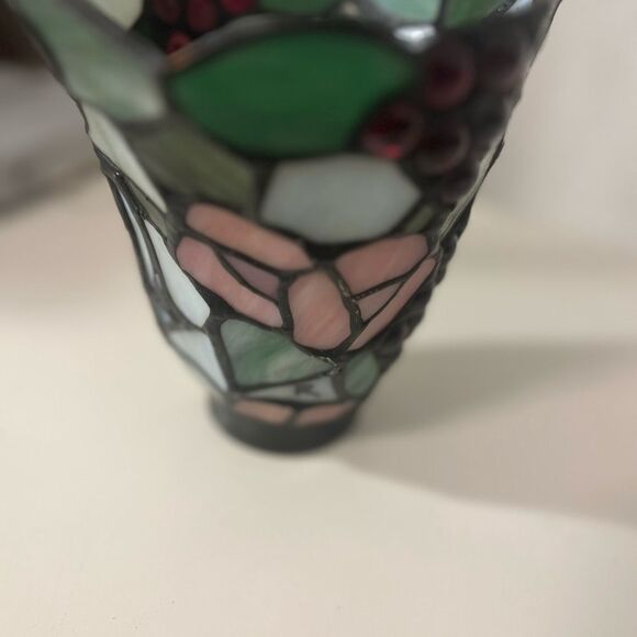 Vintage Tiffany Stained Glass pendant Lamp Shade Bird /berries/flower - Picture 4 of 10
